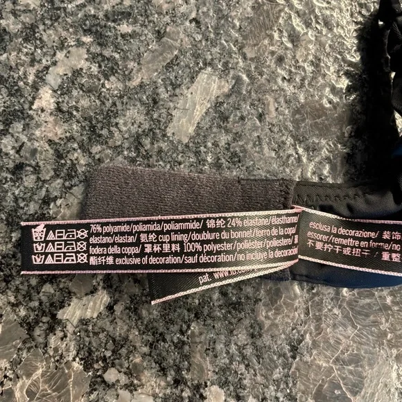 Lot of 2 Victoria’s Secret lightly lined-wireless T-Shirt bras 34 B - Picture 10 of 11